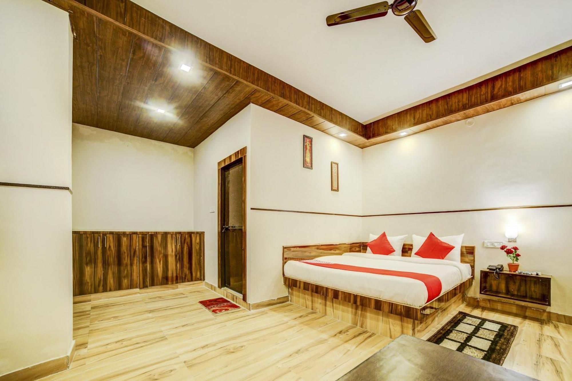 OYO 47759 Hotel Vip Kota  Buitenkant foto