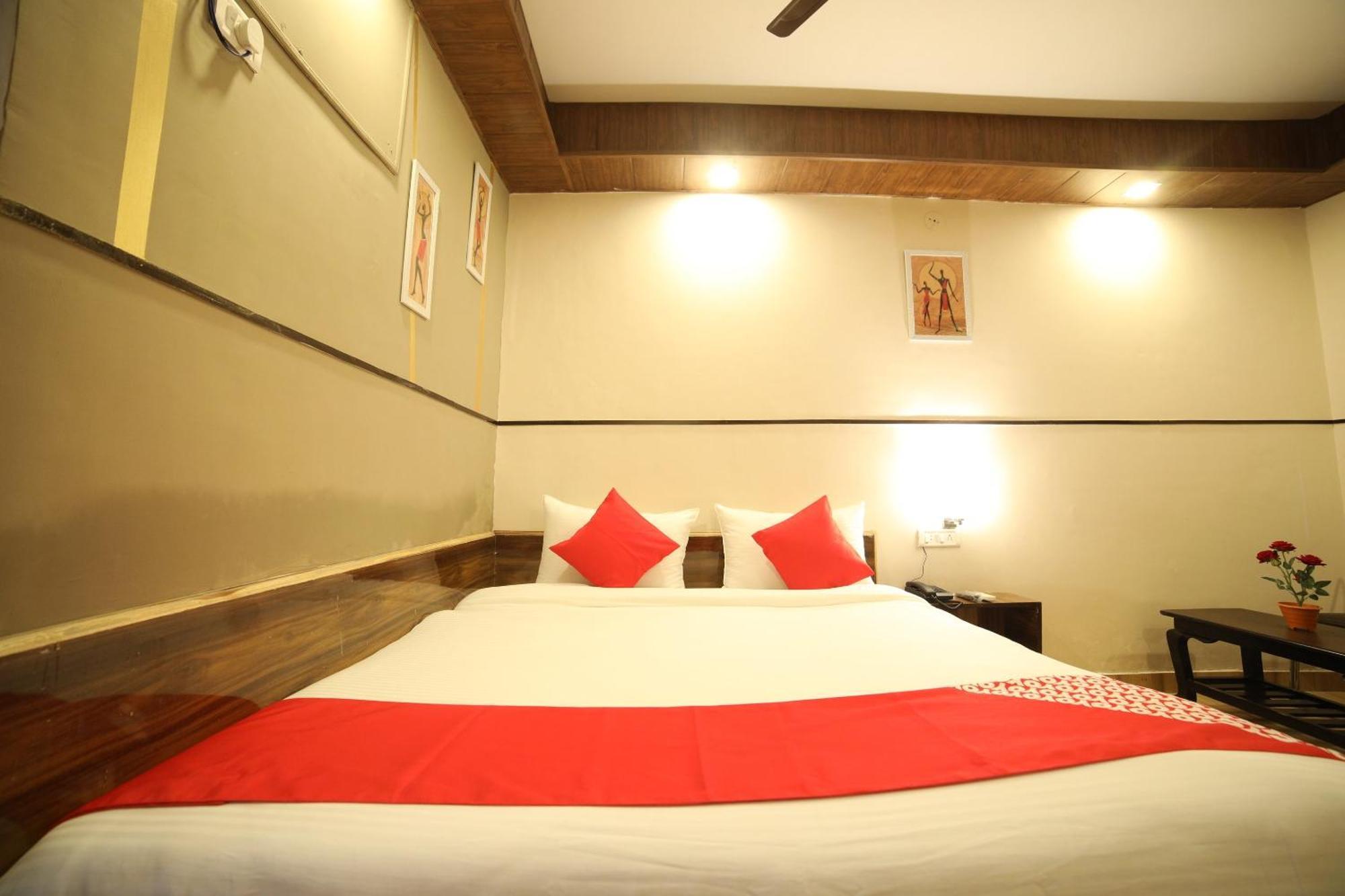 OYO 47759 Hotel Vip Kota  Buitenkant foto
