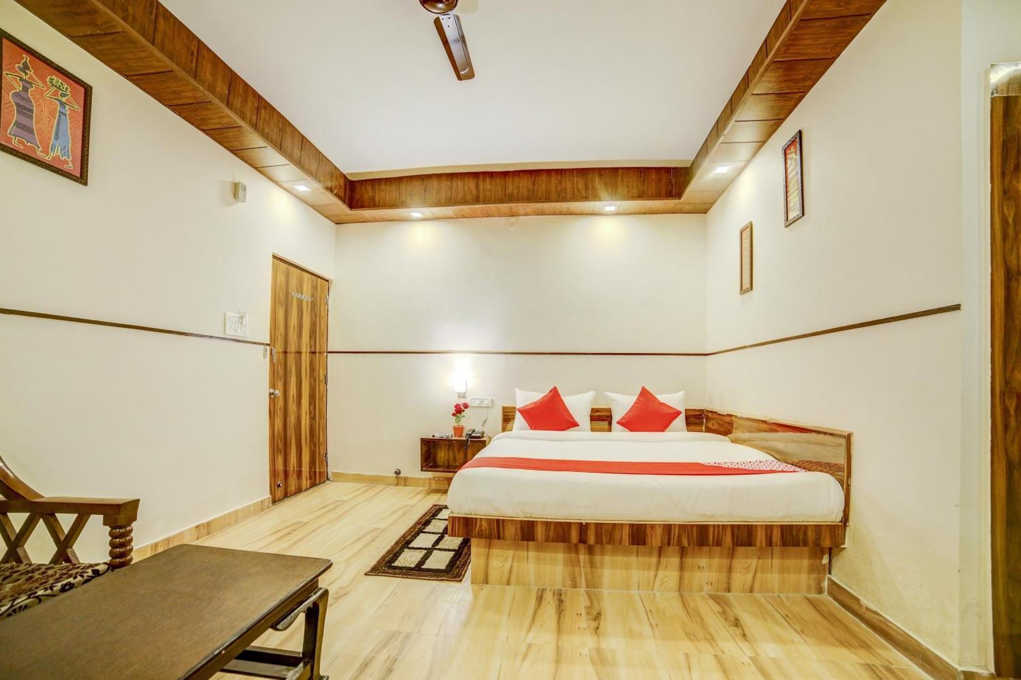 OYO 47759 Hotel Vip Kota  Buitenkant foto