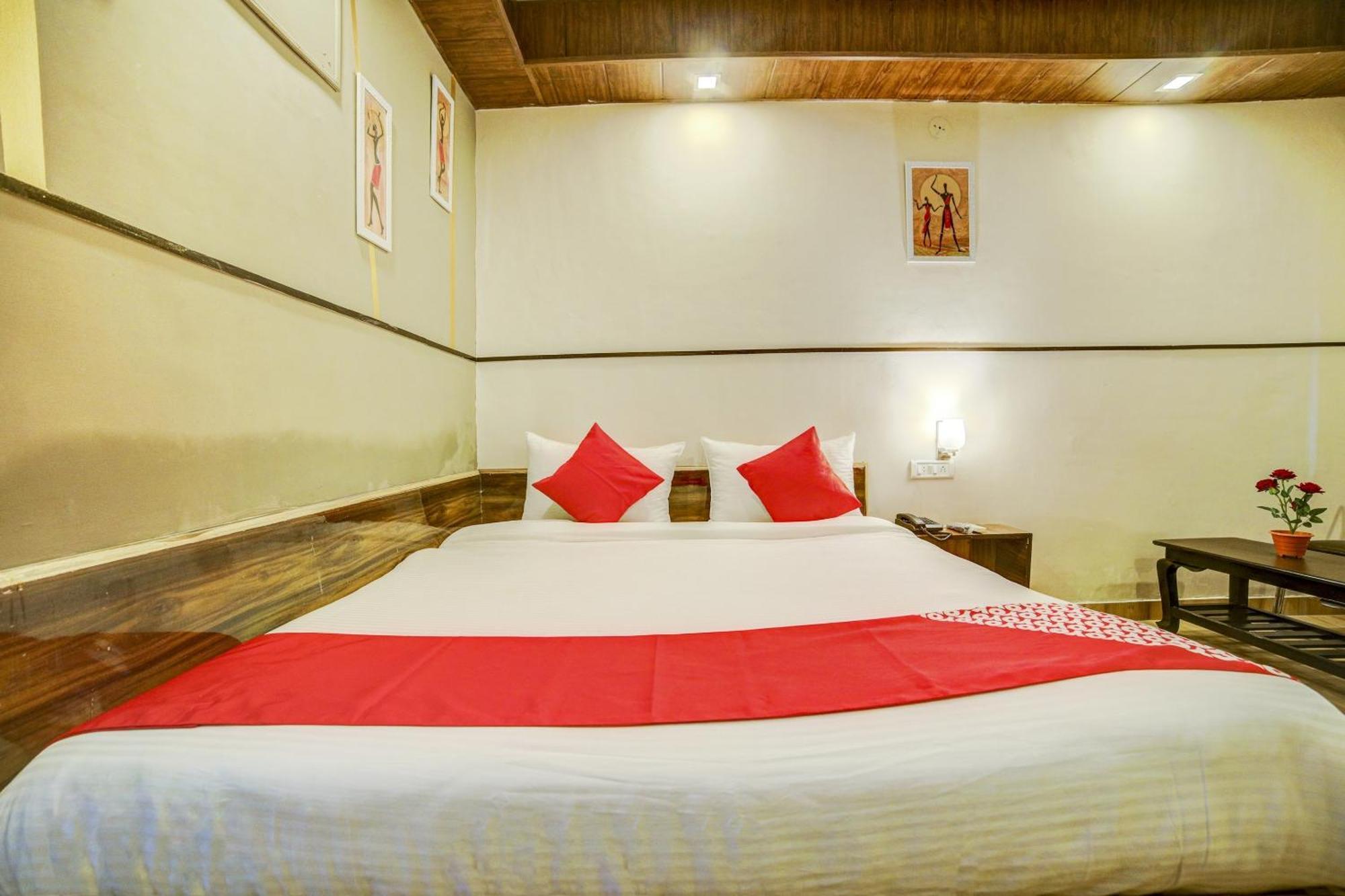 OYO 47759 Hotel Vip Kota  Buitenkant foto