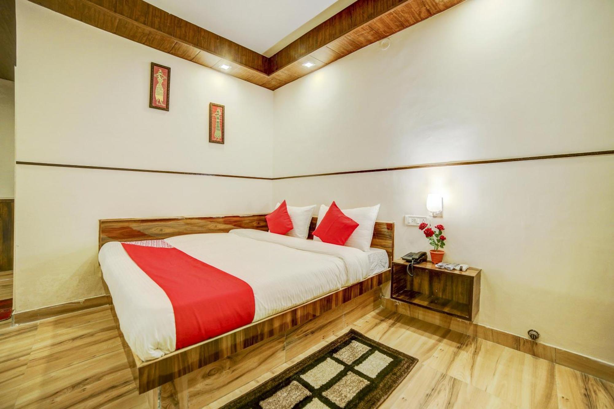 OYO 47759 Hotel Vip Kota  Buitenkant foto
