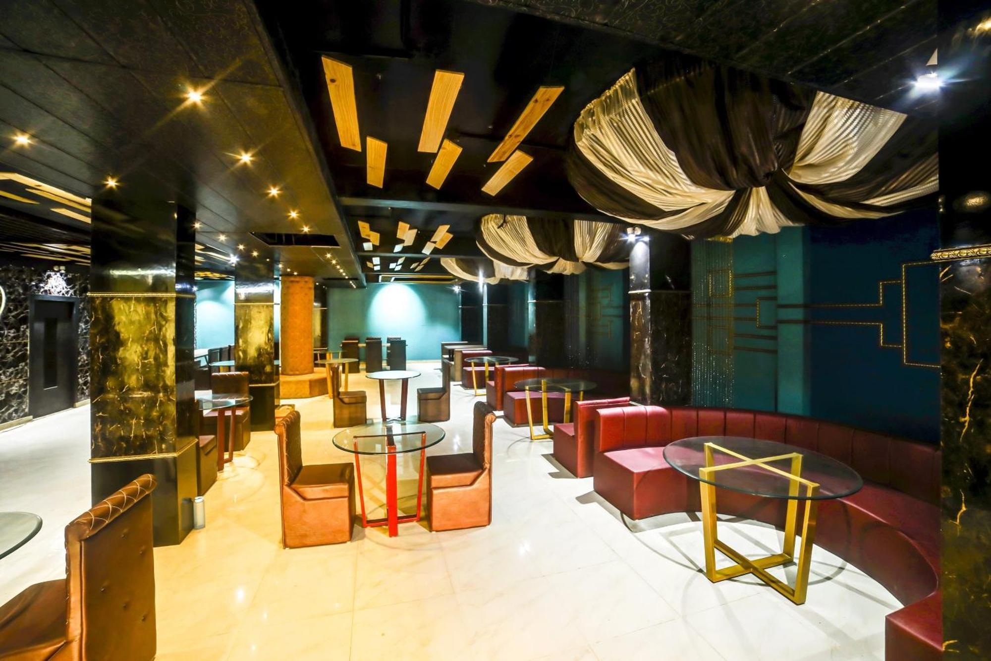 OYO 47759 Hotel Vip Kota  Buitenkant foto