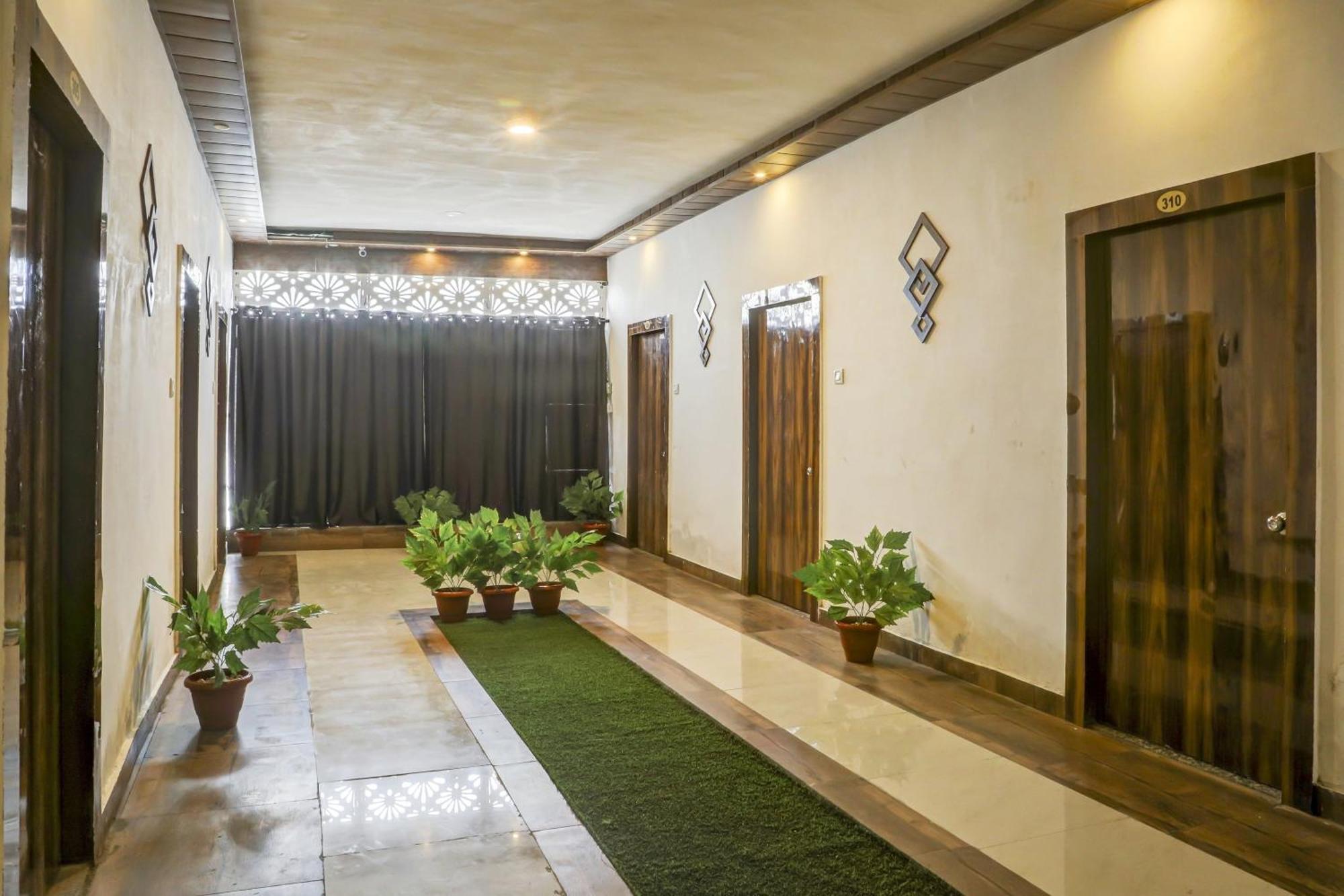 OYO 47759 Hotel Vip Kota  Buitenkant foto