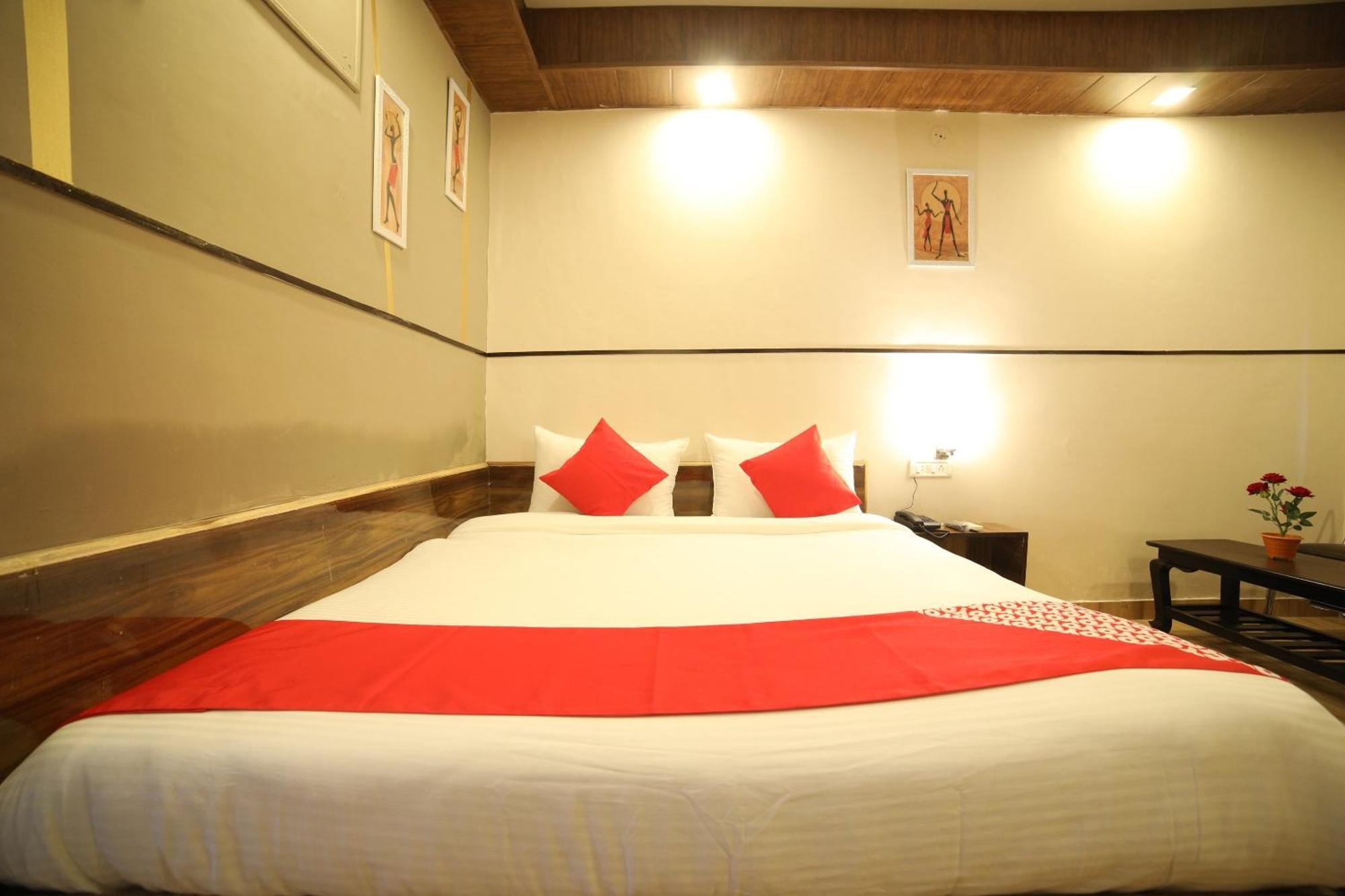 OYO 47759 Hotel Vip Kota  Buitenkant foto