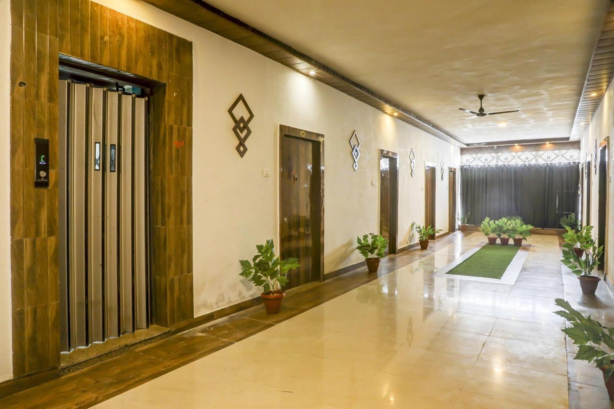 OYO 47759 Hotel Vip Kota  Buitenkant foto