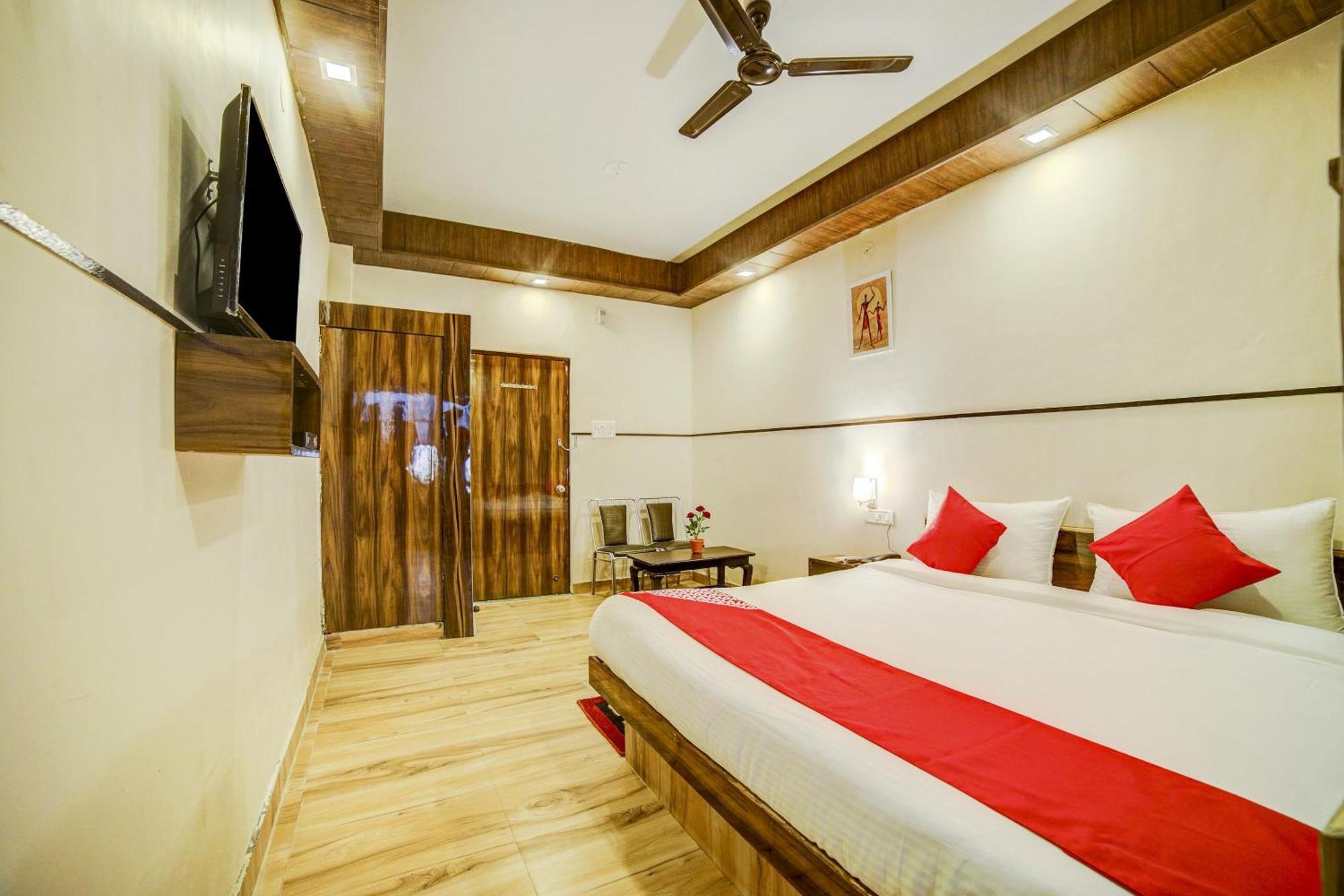 OYO 47759 Hotel Vip Kota  Buitenkant foto