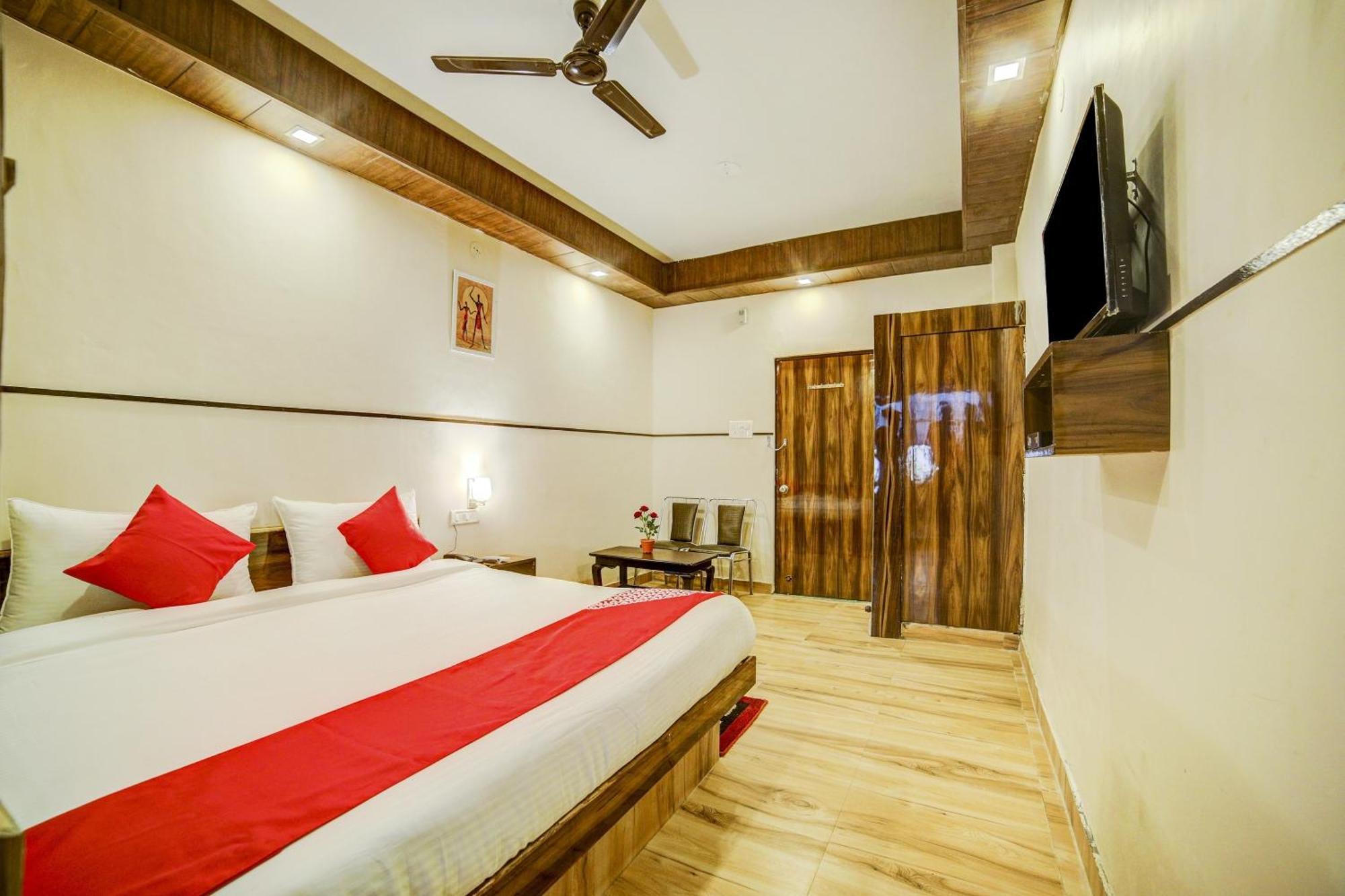 OYO 47759 Hotel Vip Kota  Buitenkant foto