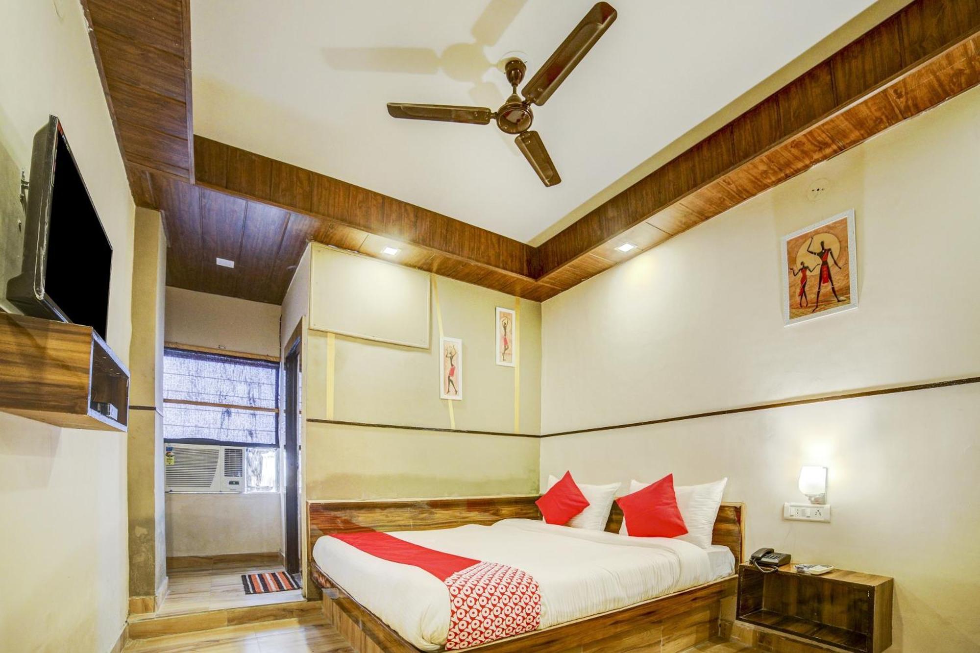 OYO 47759 Hotel Vip Kota  Buitenkant foto