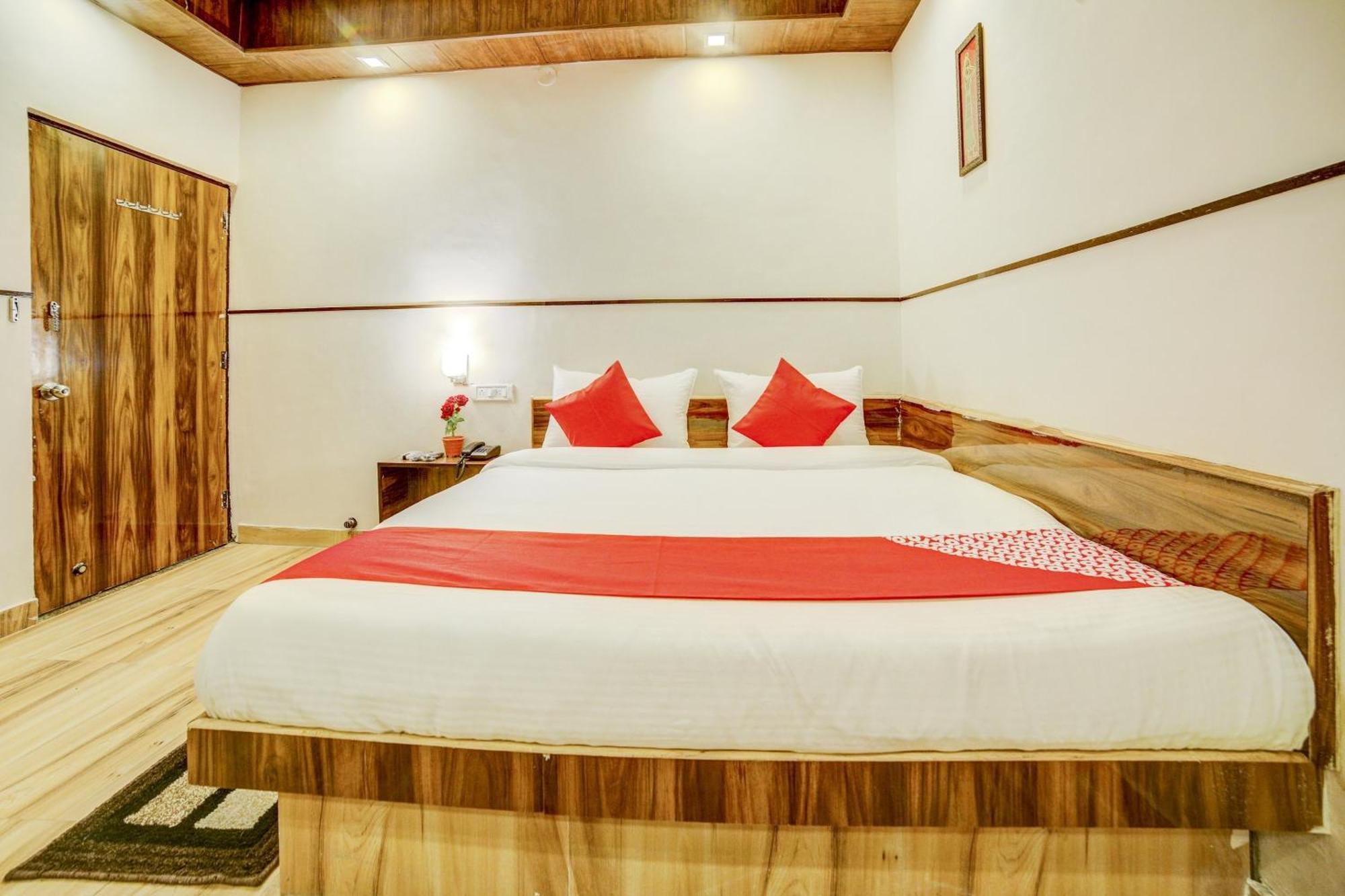 OYO 47759 Hotel Vip Kota  Buitenkant foto